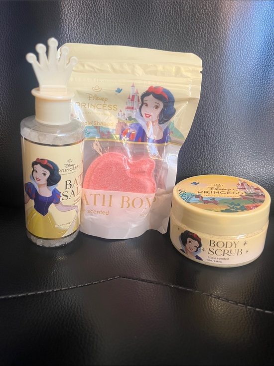 Disney Other - Disney Princess NWT Snow White 3 Piece Apple Scented Bundle